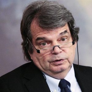 Brunetta: "Basta de certificados inútiles, incluso los antimafia"