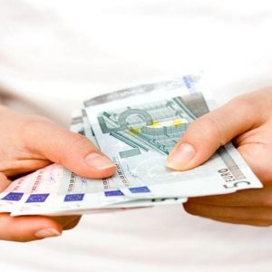 Acționarea gratuită în apărarea salariilor: două măsuri pentru creșterea puterii de cumpărare