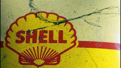 Benzina, Shell venderà alcune delle attività in Italia