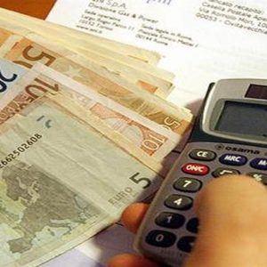 Istat: nel II trimestre potere acquisto famiglie in calo dello 0,2%, sale reddito disponibile