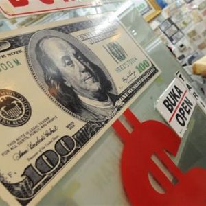 Usa: risparmi e redditi in scivolata