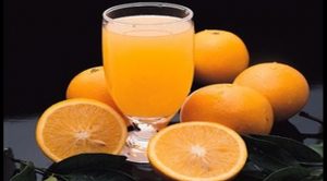 arance e succhi di frutta