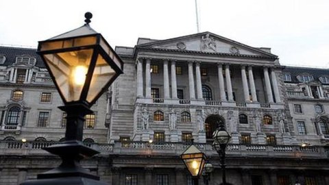 Bank of England taglia stime Pil e inflazione di Regno Unito