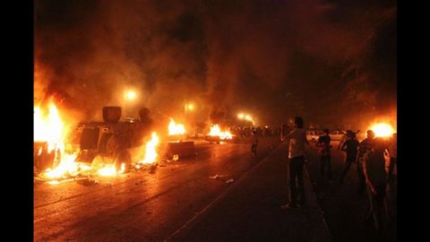 Le Caire, la Bourse s'effondre après le massacre des coptes (-5%)