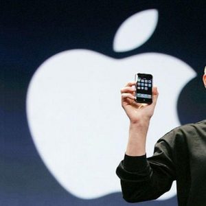 Steve Jobs の伝記が今日からイタリアでオンラインで利用可能に