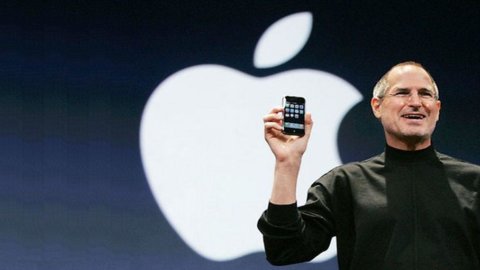 Biografi Steve Jobs online tersedia di Italia mulai hari ini