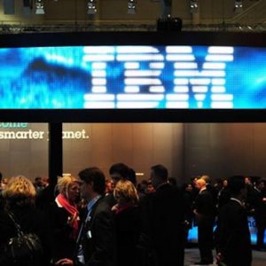 Ibm: utili III trimestre +7%, rivisti target 2011