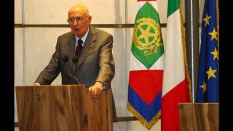 Napolitano: "La política hace su parte"