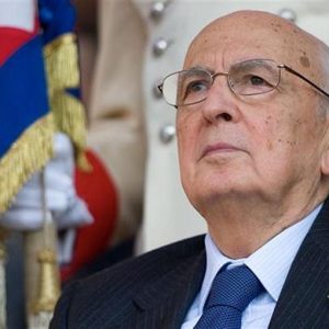 Napolitano pede reformas, governo quebrado novamente: o nó do Banco da Itália, mas não só