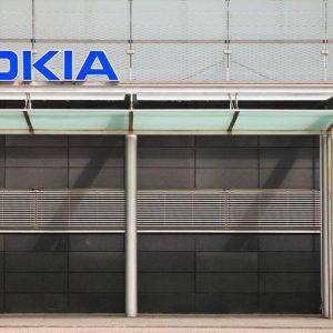 Fitch declassa Nokia a titolo spazzatura