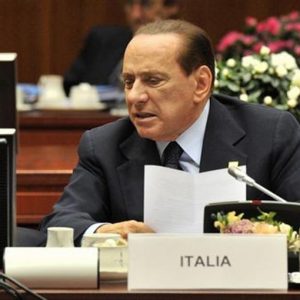 Ultimatum dell’Europa a Roma. La risata di Sarkozy sull’affidabilità dell’Italia