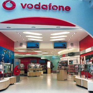 Vodafone: il gruppo torna a crescere e sale anche in Italia