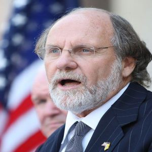 El corredor estadounidense MF Global está en quiebra. Las estrategias de Jon Corzine están en la mira