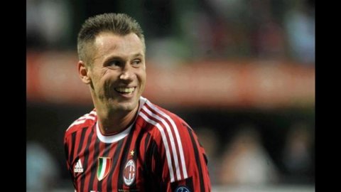 Pesepakbola AC Milan Antonio Cassano akan menjalani operasi jantung: dia akan kembali dalam 6 bulan