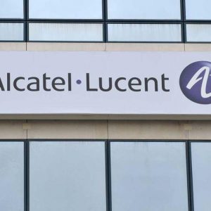 Alcatel-Lucent'in 2011'in üçüncü çeyreğinde gelirleri %6,8 azalarak 3,8 milyar Euro'ya geriledi