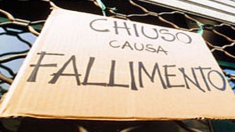 Cerved: fallimenti record, 6.500 in 6 mesi