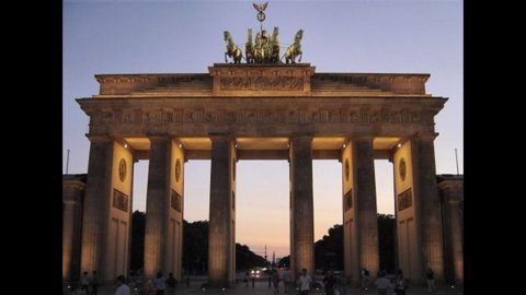 Germania, previsioni di crescita del Pil ancora ritoccate al ribasso