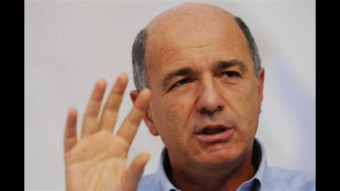 Borsa: Intesa Sanpaolo vola sulla scia della trimestrale