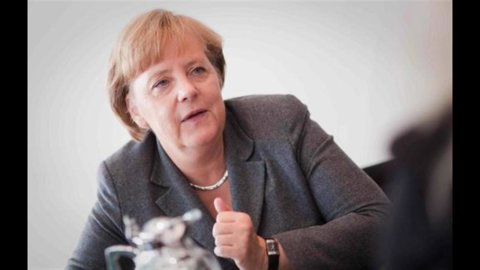 Merkel: più poteri alla Bce nella supervisione delle banche