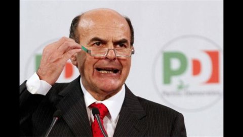 Pd, Bersani conferma sostegno a Monti: “Chiesta riforma elettorale e costituzionale”.
