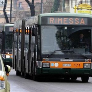 Greve do transporte público na quarta-feira: caos por 24 horas em toda a Itália