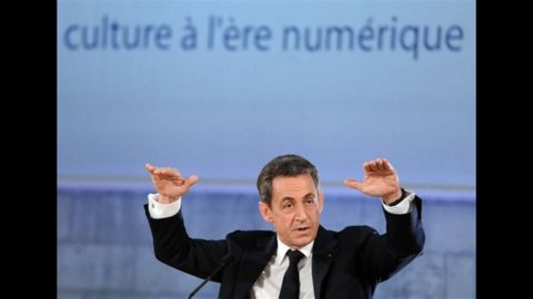 Francia, Fitch: a rischio il rating tripla A