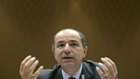 Caso Premafin: il Pd chiede al ministro Passera di rimuovere o sospendere Gianni dall’Isvap