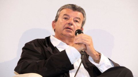 El financiero franco-tunecino Tarak Ben Ammar niega la adquisición de Telecom Italia Media