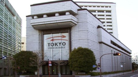 Borsa, le prese di beneficio fanno cadere Tokyo