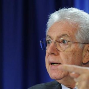 Il premier Monti è partito per la capitale belga con un giorno d’anticipo rispetto ai programmi