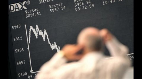 Perhatikan spread: Italia di bawah 400bps