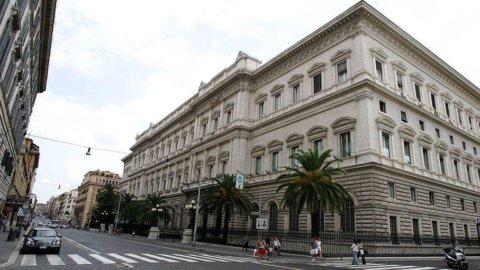 Pacto Bankitalia-bancos contra la crisis crediticia: yo te doy el oro y tú compras BTP