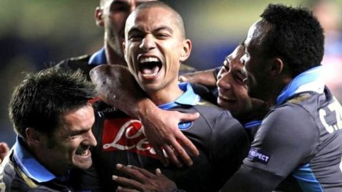 Champions League: Napoli gibt alles, hält die italienischen Farben hoch und erobert das Achtelfinale