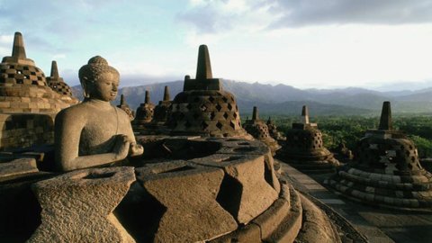 Indonesia: cresce il numero dei turisti grazie all’Apec