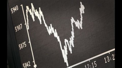 La EBA y la UE Las incertidumbres están hundiendo los mercados: el BCE se mueve pero no frena el desplome de la bolsa y el Btp