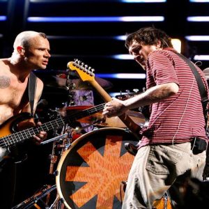 Avro krizi mi? Hiçbir Şey Metallica ve RHCP: Devalüasyon korkusu nedeniyle 2013 turları bekleniyor