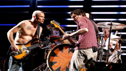 ユーロ危機？ ナッシング メタリカと RHCP: 2013 年のツアーは、切り下げの懸念から予想されます