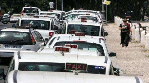 I taxi di Roma e Milano nel mirino dell’Antitrust