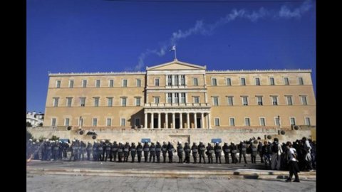 ギリシャ：債権回収と支払い手段