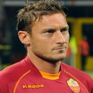 CAMPIONI AL TRAMONTO – Totti lascia la Roma? E’ l’ultimo caso dell’addio amaro del campione-bandiera