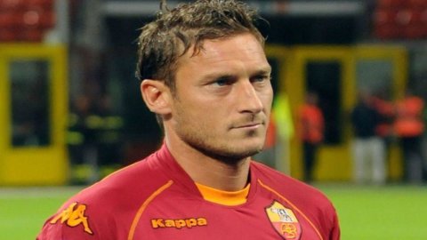 CAMPIONATO SERIE A – La Roma ritrova Totti e sfida la Fiorentina dell’ex Montella