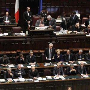 Costituzione: ok dalla Camera al pareggio bilancio, manca solo l’ultimo sì del Senato