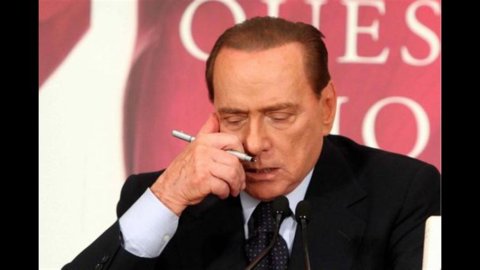 Napolitano membutakan Monti. Dan di Berlusconi dia mengenang: "Dia berada di batas keberlanjutan internasional"