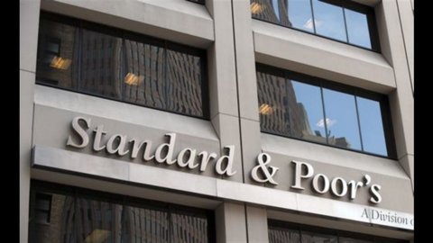 Венгрия: S&P понизило рейтинг. ЕС и МВФ оказали негативное влияние.