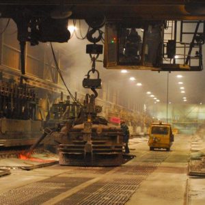 Bolsas asiáticas em crescimento, Rio Tinto brilha