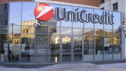 Diritti Unicredit a ribasso (-7,8%): ultimo giorno dell’aumento di capitale