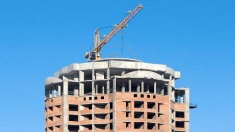 Costruzioni in calo: -9,9% in febbraio