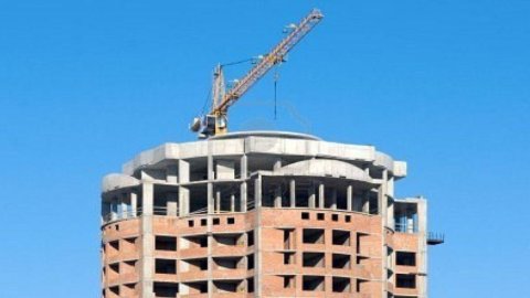 Constructii in scadere: -9,9% in februarie