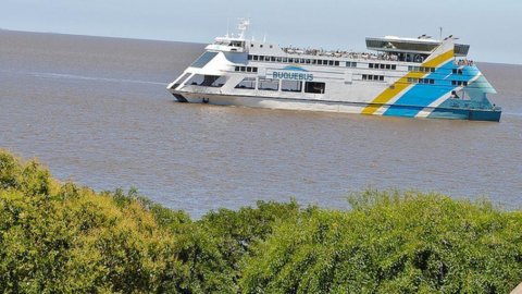 Argentina cerca di frenare la fuga di capitali e l’Uruguay si mette in guardia