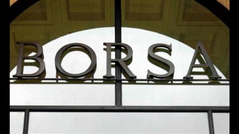 Borsa, Unicredit ancora sospesa: ennesimo crollo per aumento di capitale